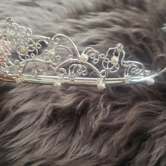 NWT David\'s Bridal Silver Tiara with Rhinestone & Pearls